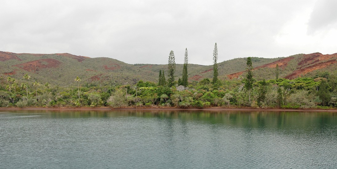55- Mouillage au fond de Bonne Anse a Prony.JPG